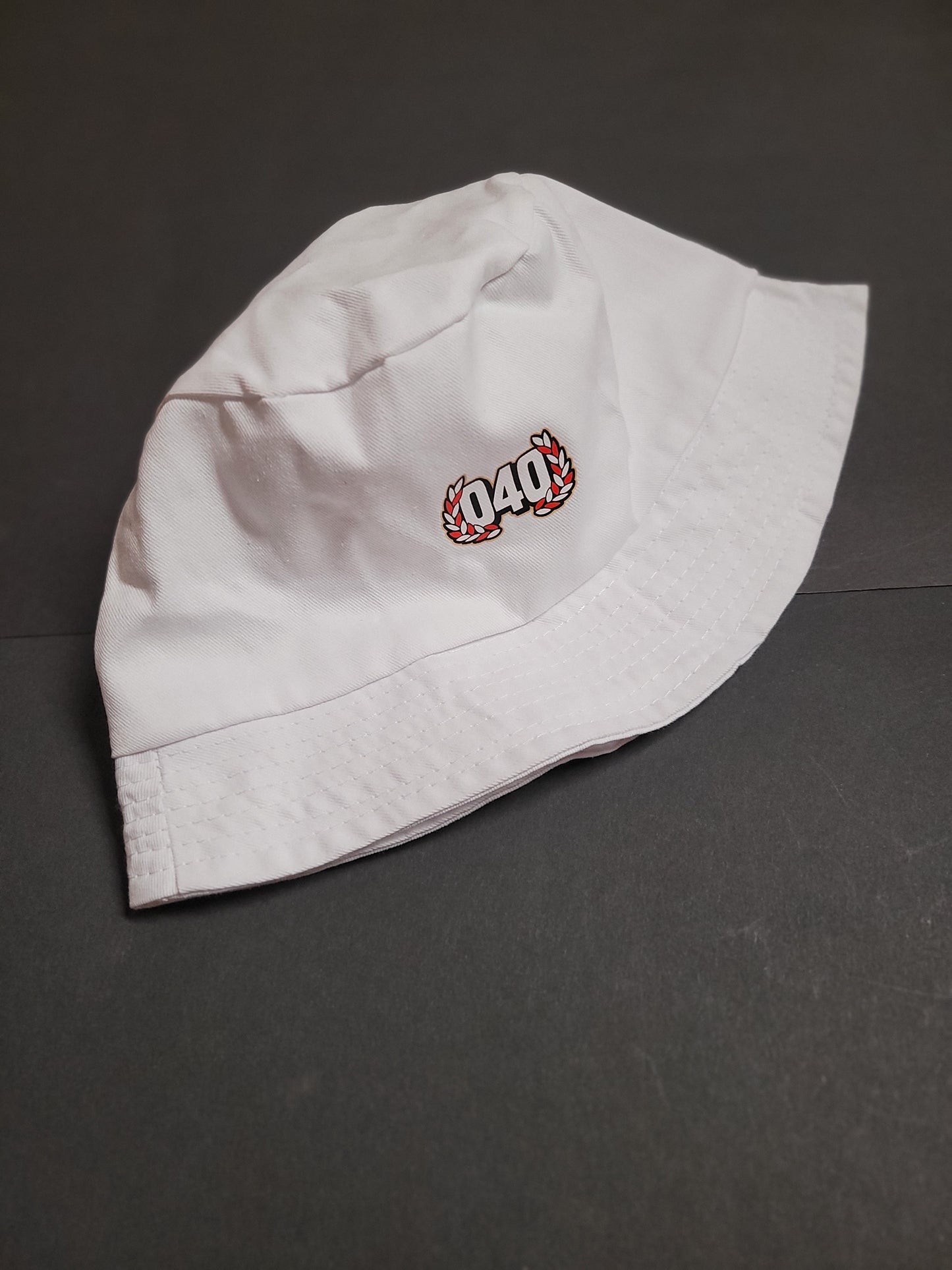 040 Bucket hat